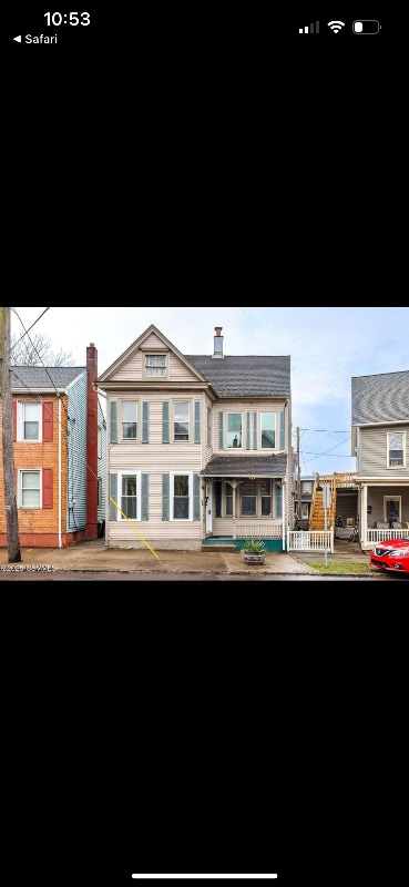 Building Photo - 148 Bloom St