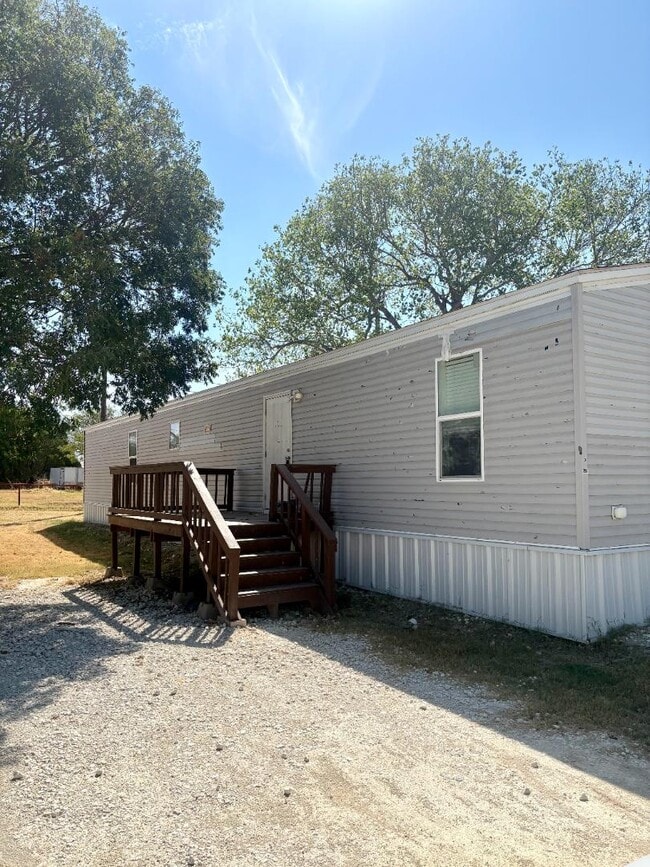 Building Photo - 150 Private Road 1610