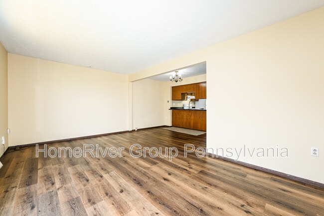 Building Photo - 331 Carters Grove Dr