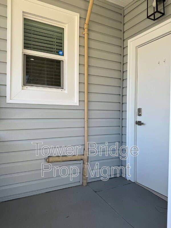 Building Photo - 3897 7th Ave