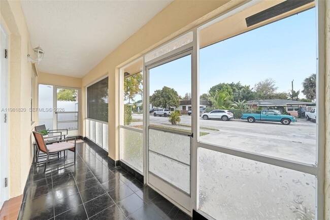 Building Photo - 2875 NW 9th Ct