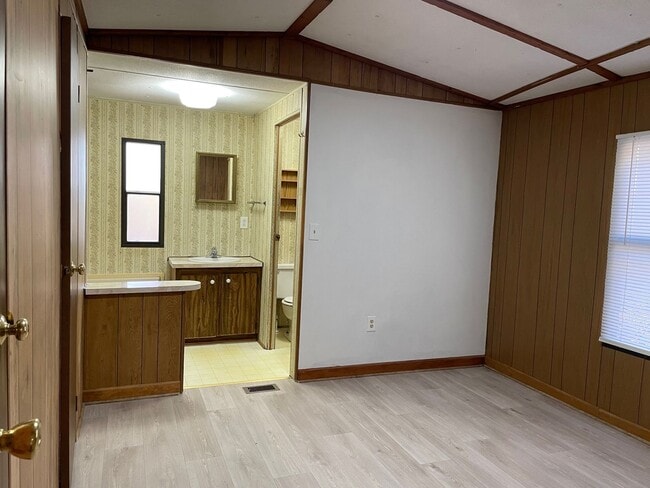 Building Photo - 2 BED, 2 BATH MOBILE HOME