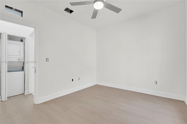 Building Photo - 963 SW 6th St