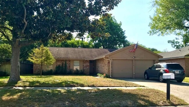 Building Photo - 11318 Beauvoir Dr