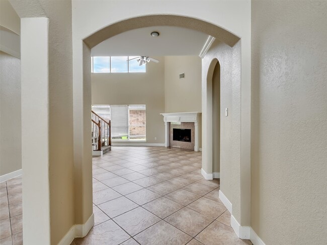 Building Photo - 1803 Ripple Creek Dr