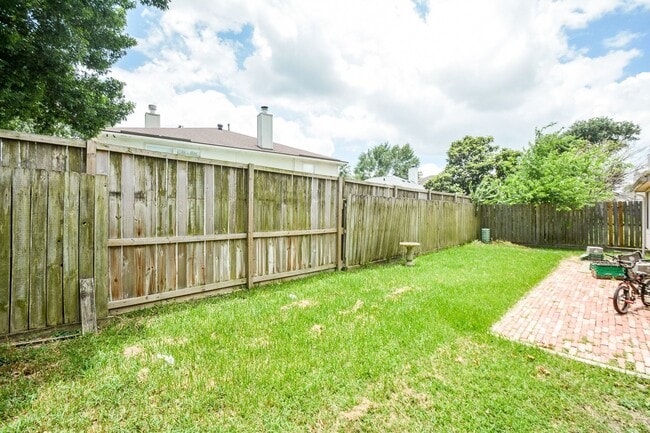 Building Photo - 19715 Lindenfield Ct