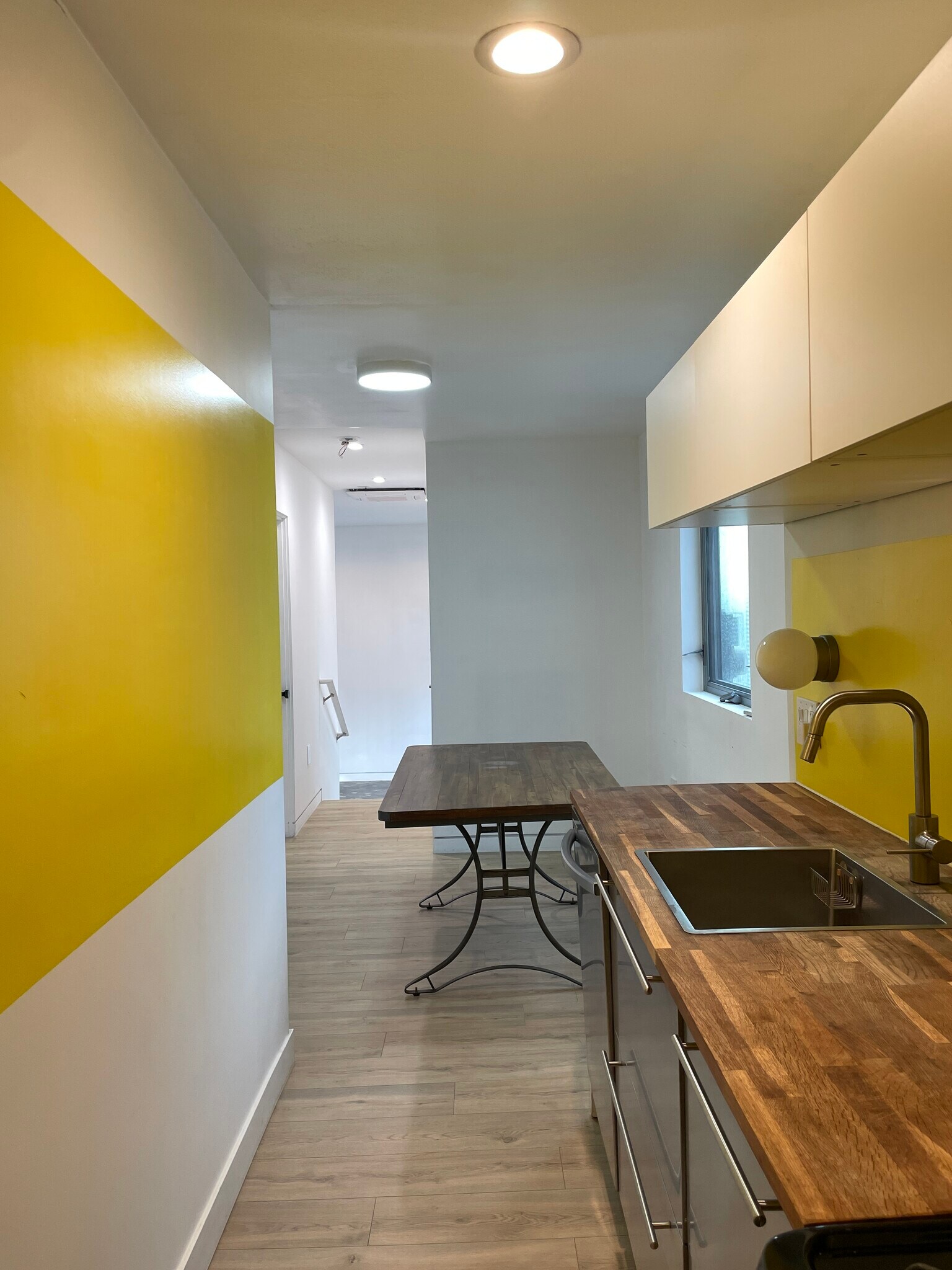 Kitchen - 2725 Dalton Ave