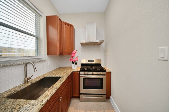 Building Photo - 2003 Marthoman Drive