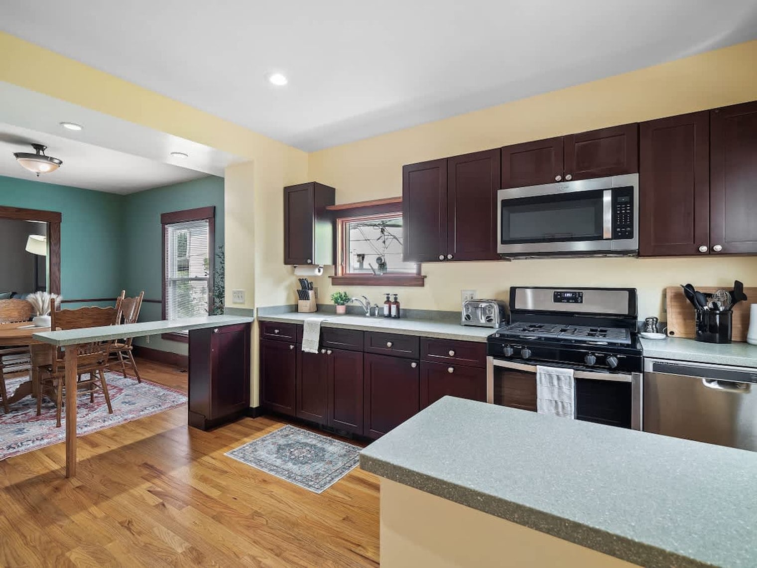 Building Photo - 679 Washington St