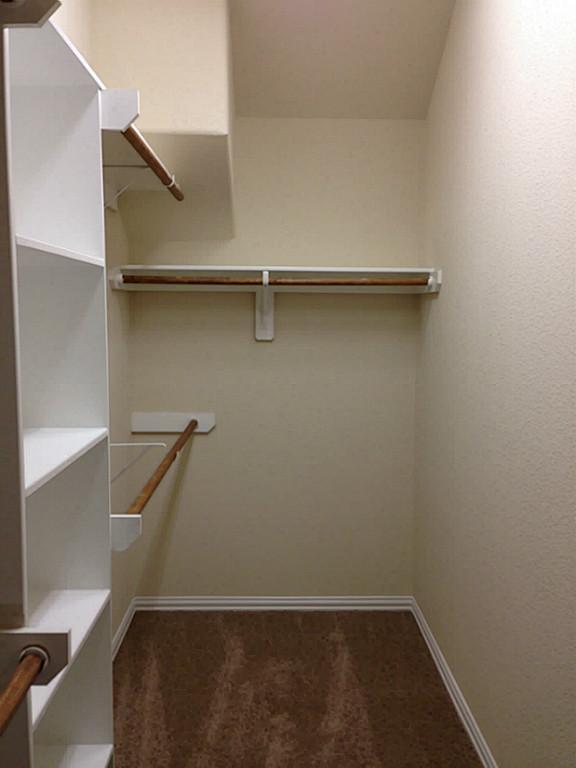 Building Photo - 18214 Russett Green Dr