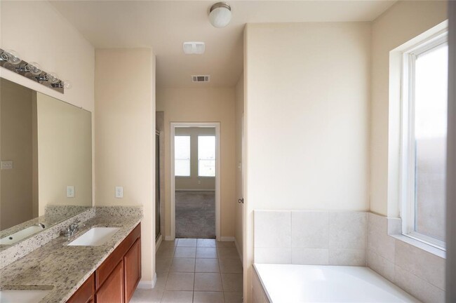 Building Photo - 24930 Puccini Pl