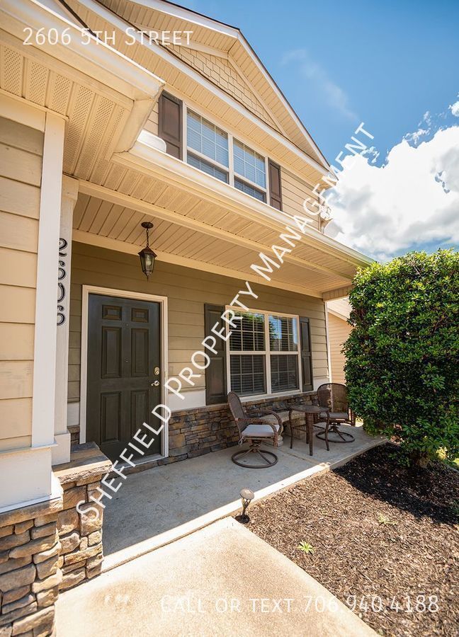 Building Photo - 2606 5 St