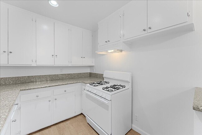 Building Photo - 3116 W 99th St