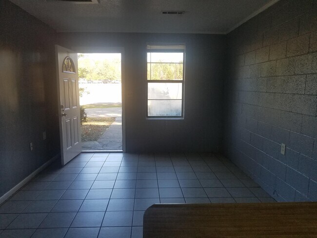 Building Photo - 236 Wagner Dr
