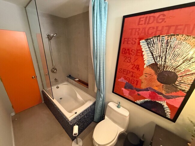 Building Photo - Mid-Century Modern 3-Bedroom Home with Pri...
