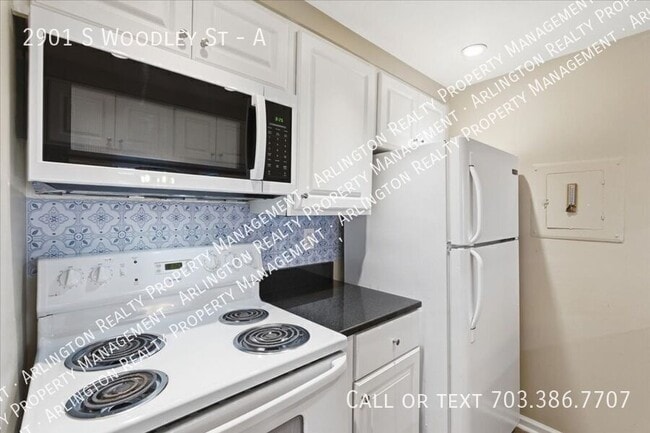 Building Photo - 2901 S Woodley St