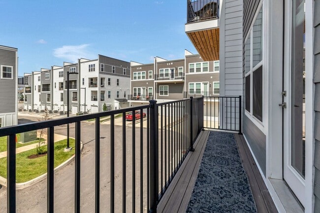 Building Photo - Modern 3 Bed, 3.5 Bath Townhome in The Nat...