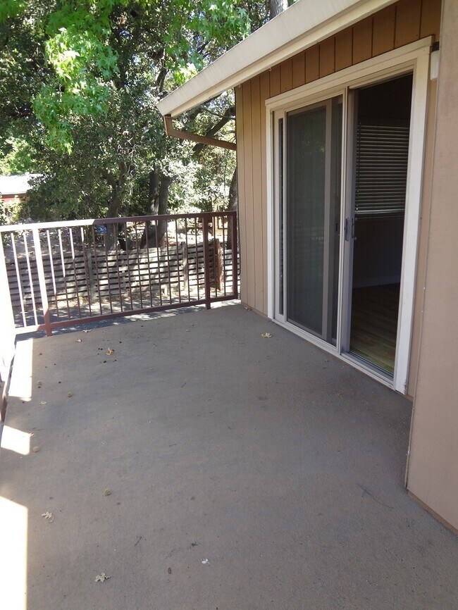 Building Photo - COMING SOON! Beautiful 2 Bedroom 2 Bath Co...