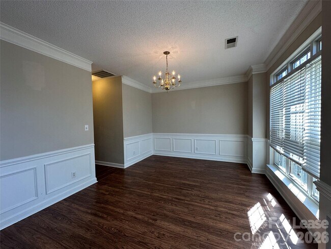 Building Photo - 5650 Berry Ridge Dr