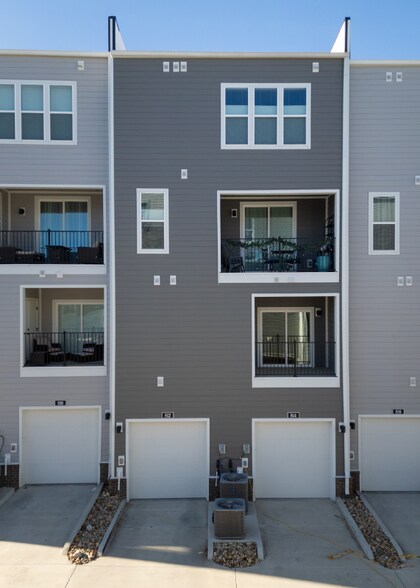 Building Photo - 814 42nd Ave N