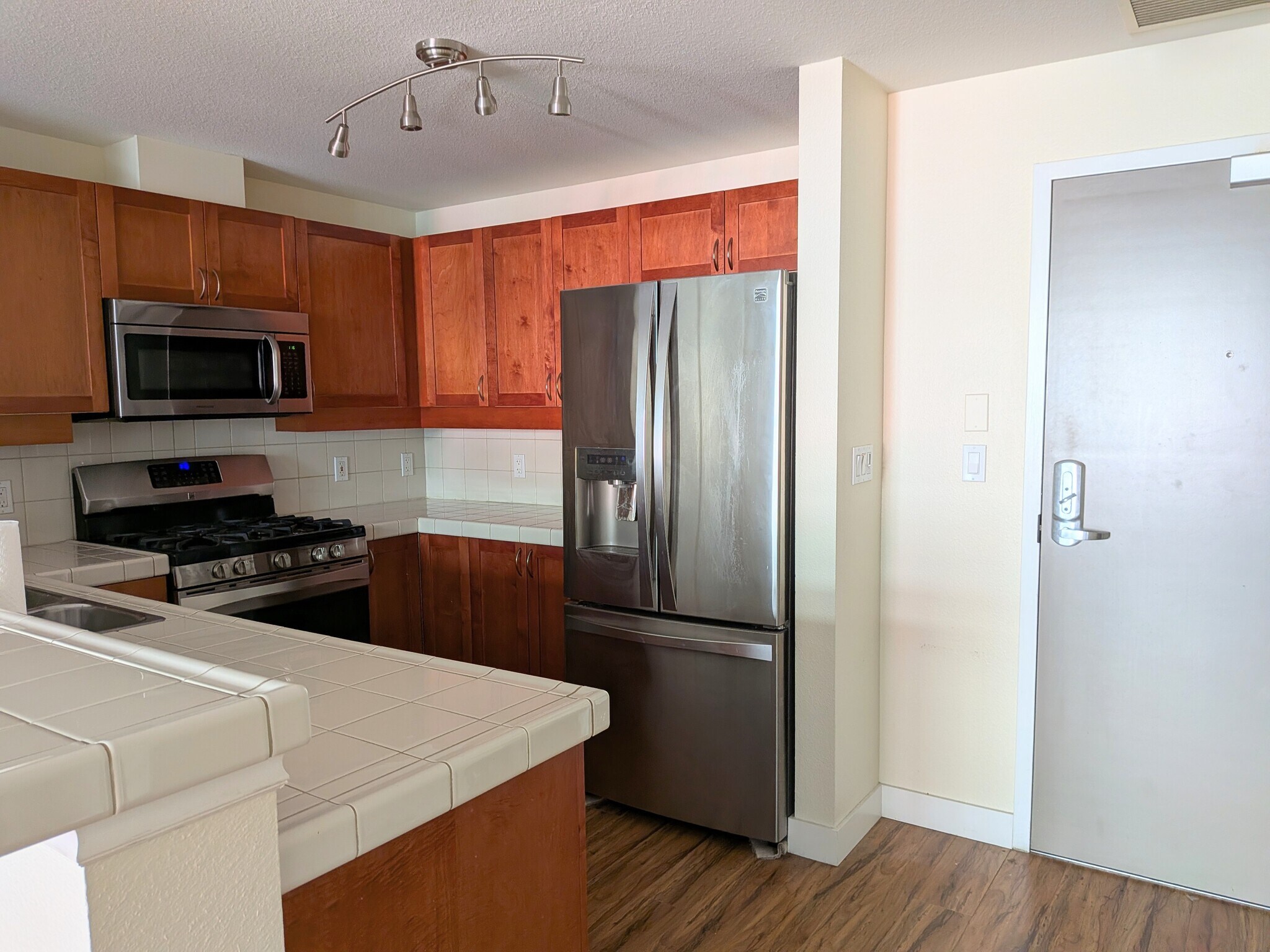 Building Photo - 1240 India St