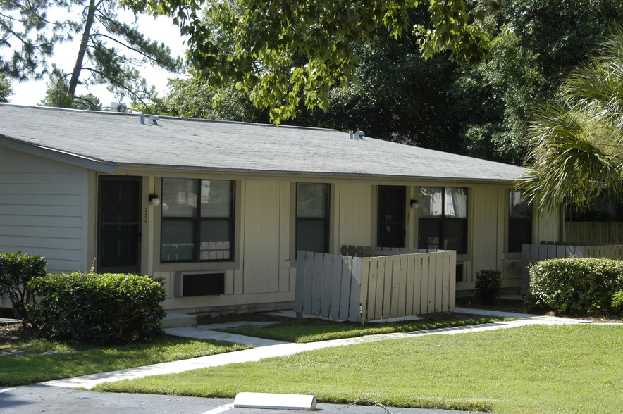 Primary Photo - Hidden Pines Apartments