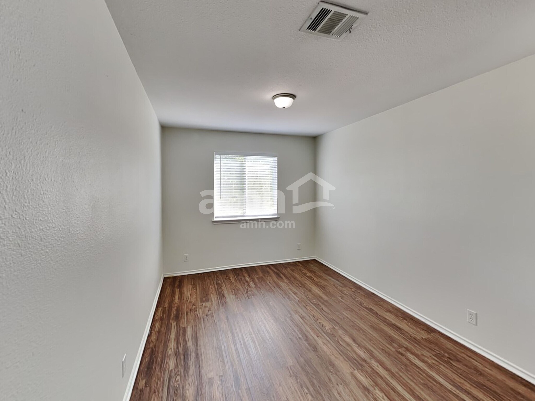 Building Photo - 2909 Tyler Ln