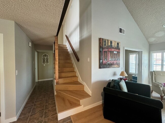 Building Photo - Beautiful 4-Bedroom + Loft Home in Desirab...