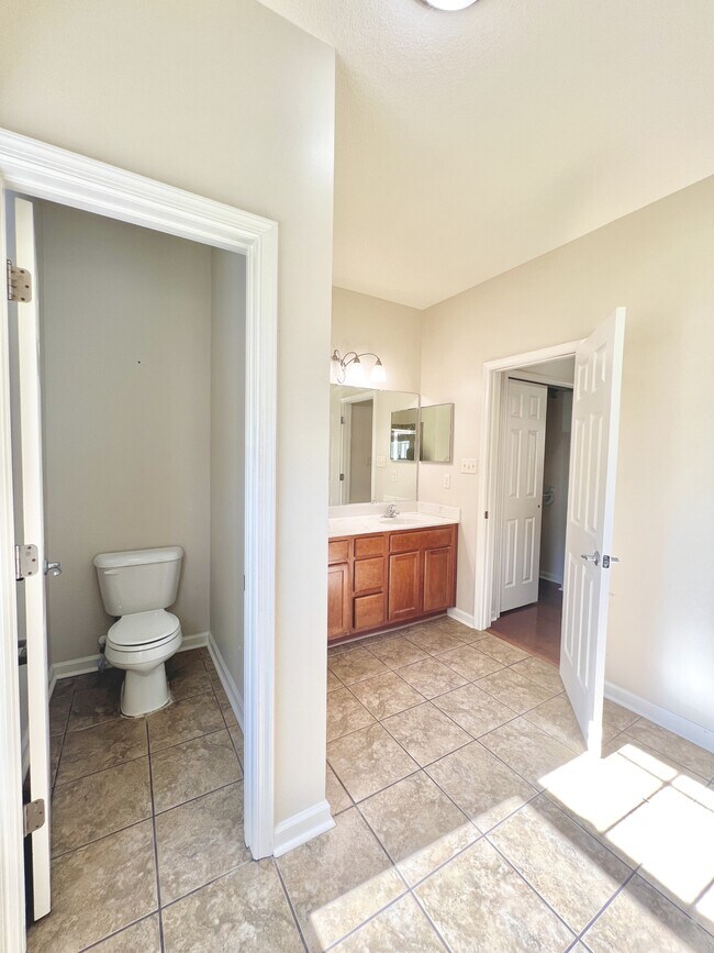 Building Photo - 109 Zebulon Ct