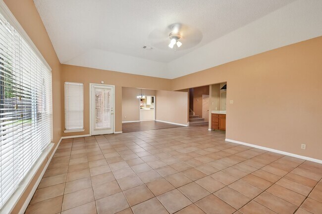 Building Photo - Bear Creek South