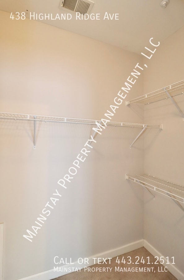 Building Photo - 438 Highland Ridge Ave