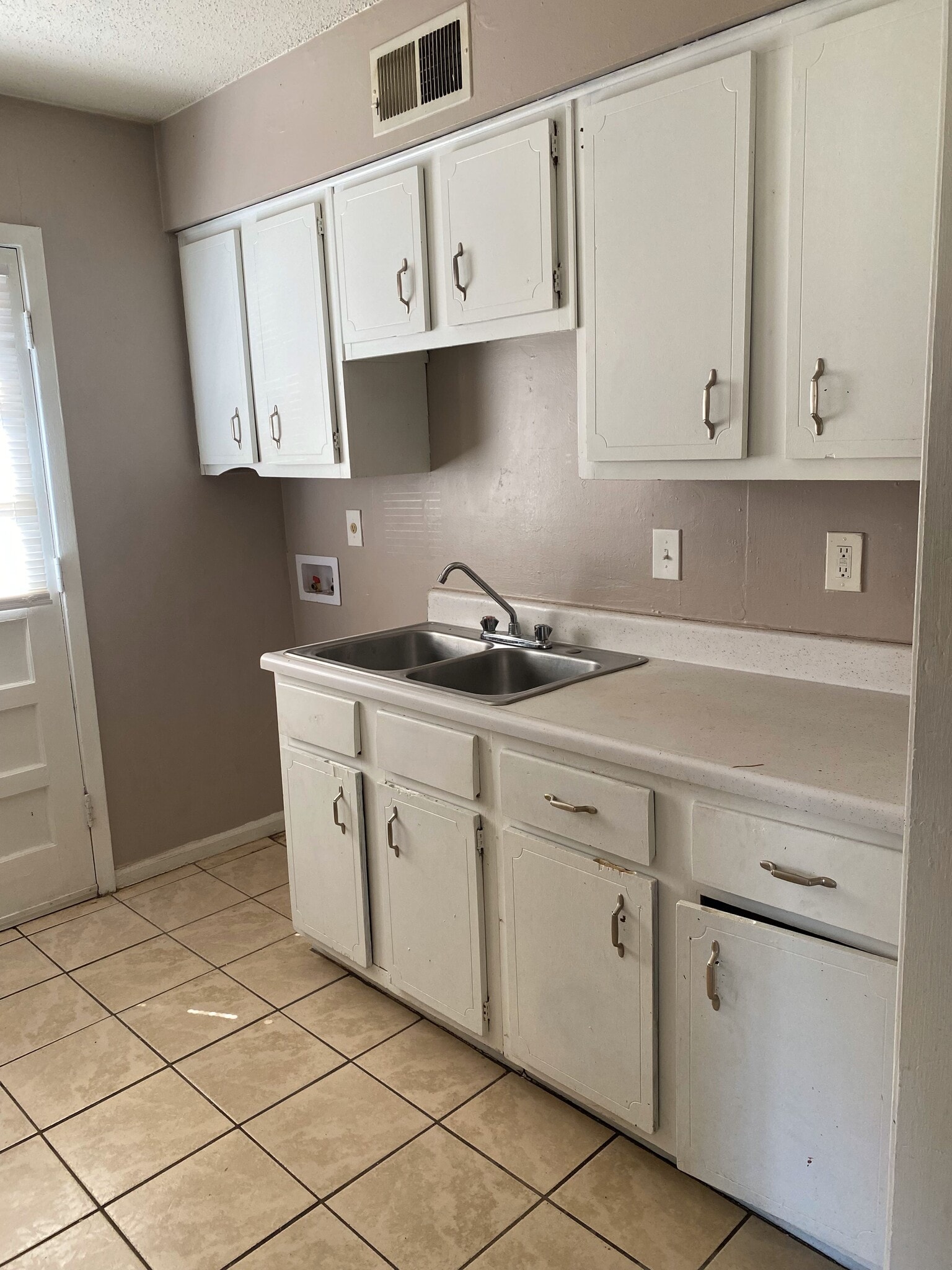 Building Photo - 1155 Railton Rd