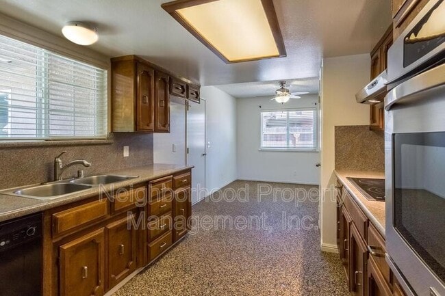 Building Photo - 473 E Mesa Ave