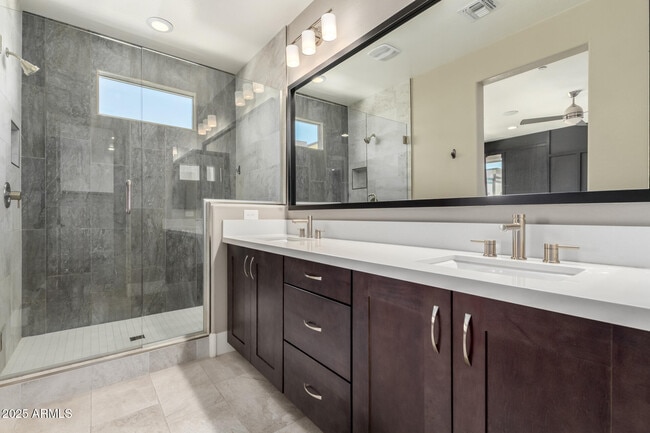 Building Photo - 7500 E Via De Luna Dr