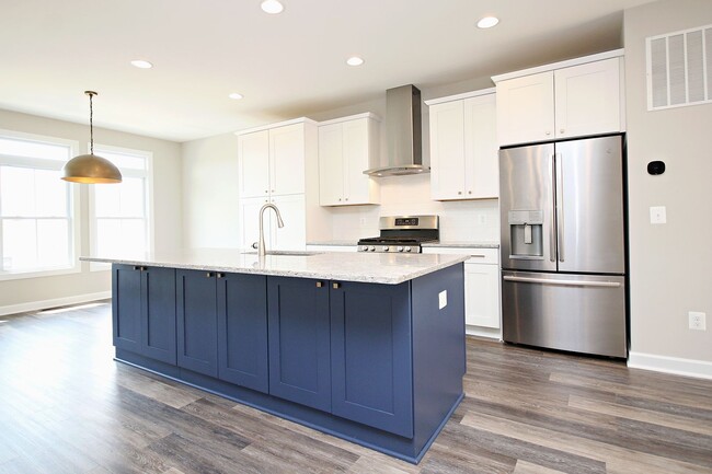 Building Photo - Spacious Cascadia Townhome With Rooftop Te...