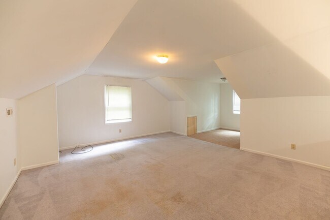 Building Photo - 4916 Gold Crest Dr