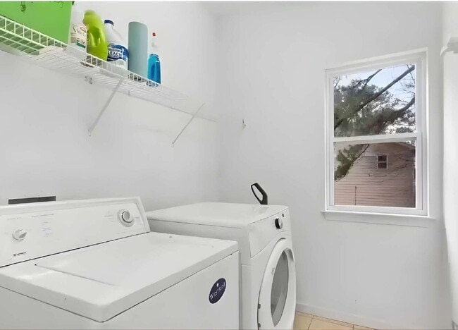 Building Photo - The ABNER– Affordable $190/Week in Westside Intown Atlanta – Utilities Included - High Speed Wifi...