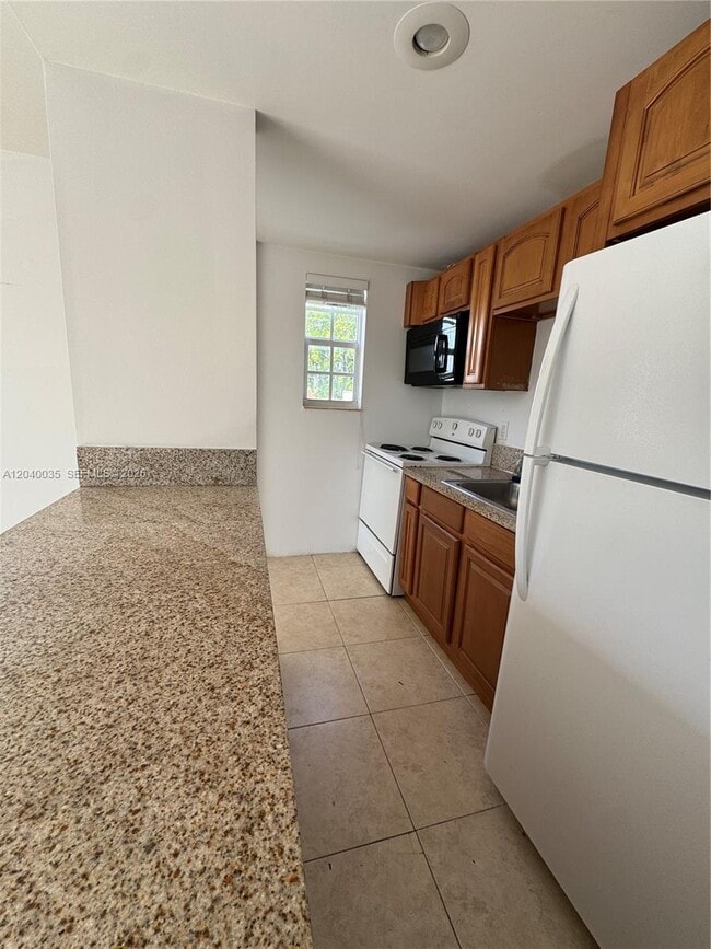 Building Photo - 7130 Rue Versailles Dr