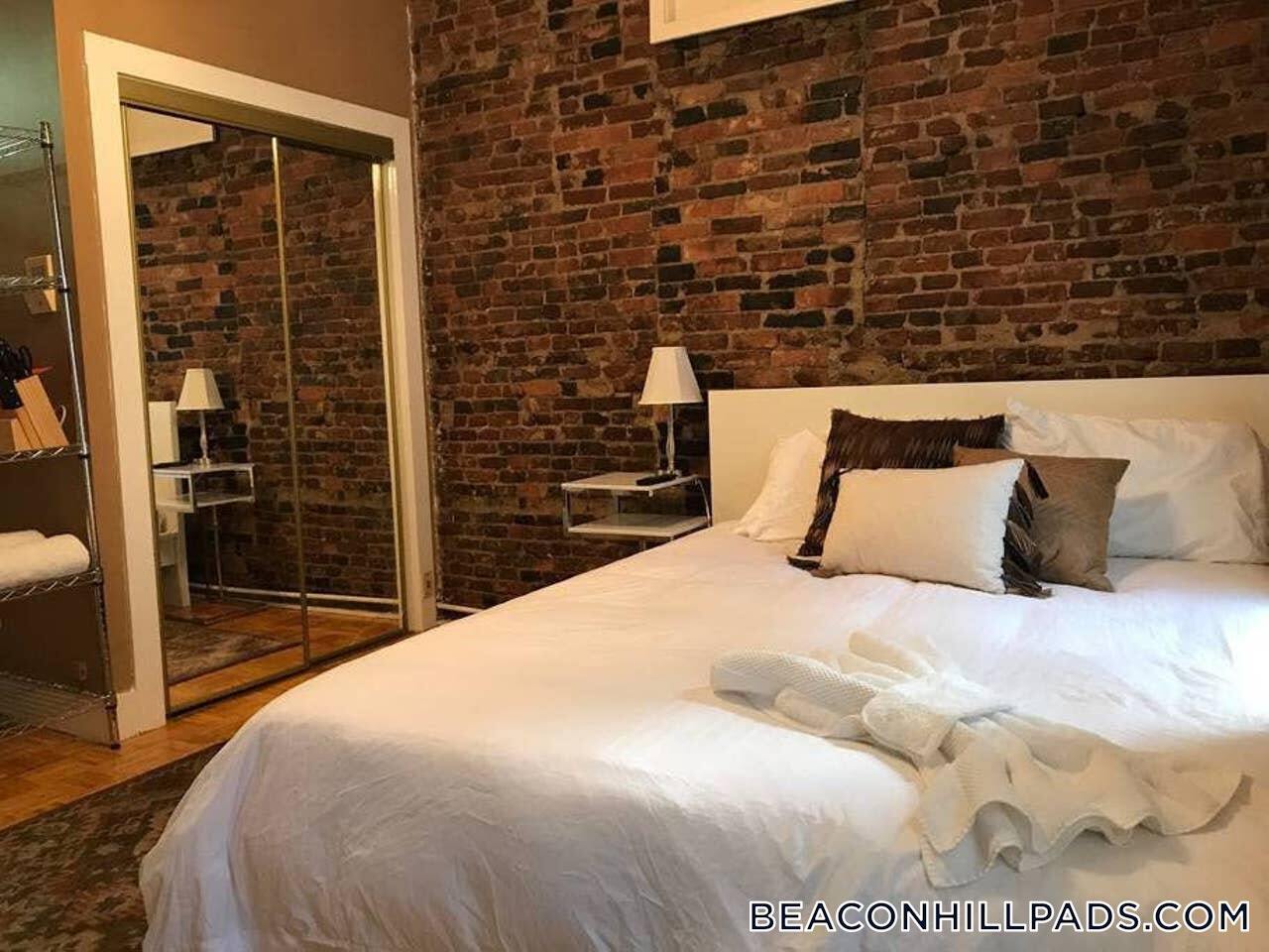 Building Photo - 40 Anderson St