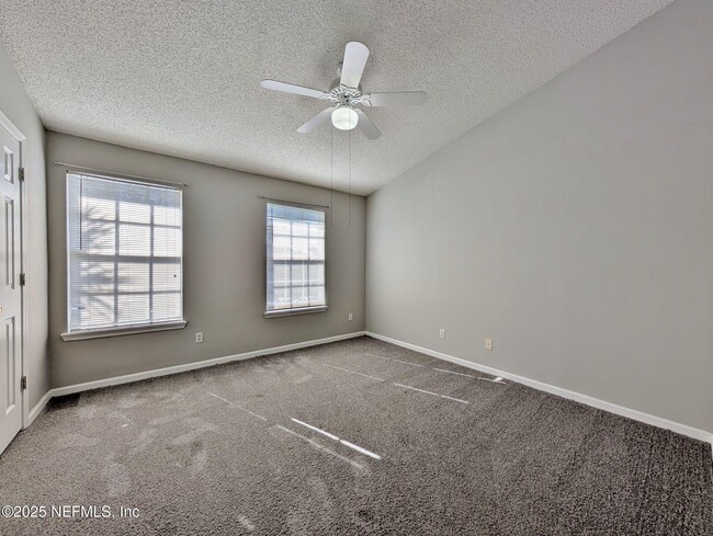 Building Photo - 12311 Kensington Lakes Dr