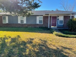 Building Photo - 4 Bedroom Home in Wilmington, NC!