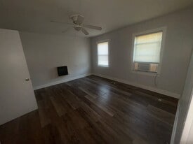 Building Photo - 626 Waterworks Rd