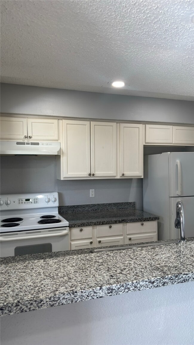 Building Photo - 260 El Dorado Blvd