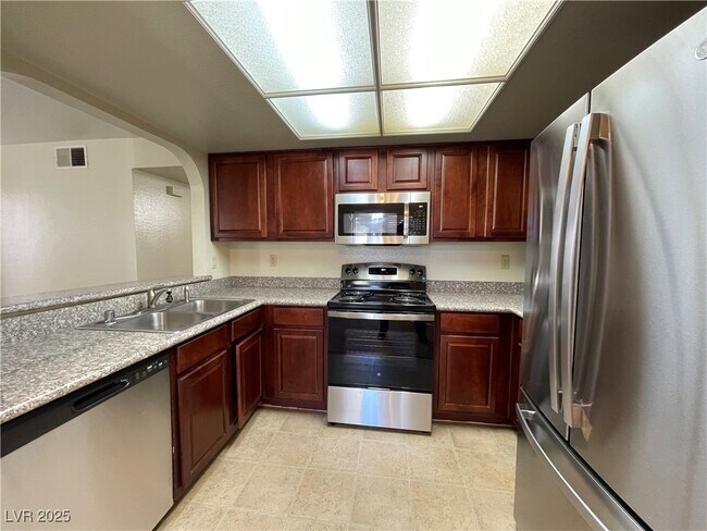 Building Photo - 2912 Bluegill Way