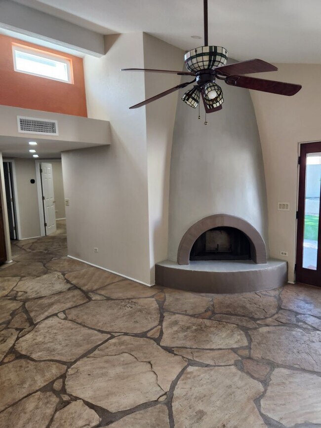 Building Photo - 4615 E Monte Way