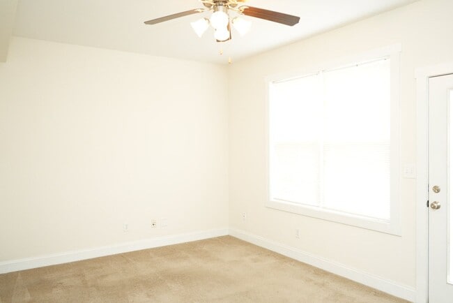 Building Photo - 306 Marquette Ct