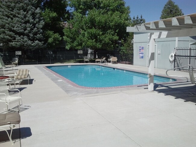 Building Photo - Cute One Bedroom With Swimming Pool, Club ...