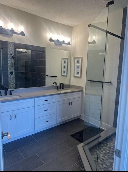 Building Photo - 1249 Savona Dr