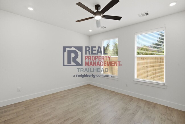 Building Photo - 5620 Van Horn Dr