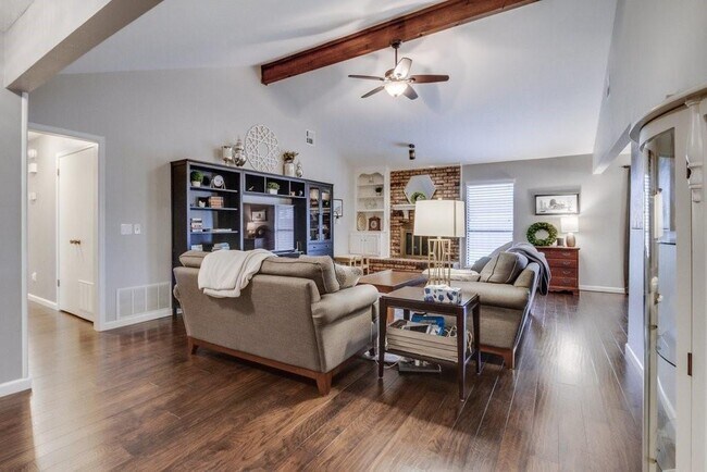 Building Photo - 1332 Chimney Hill Rd